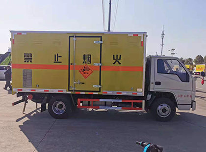 姑苏爆破器材运输车工人安全操作规范与智能技术保障